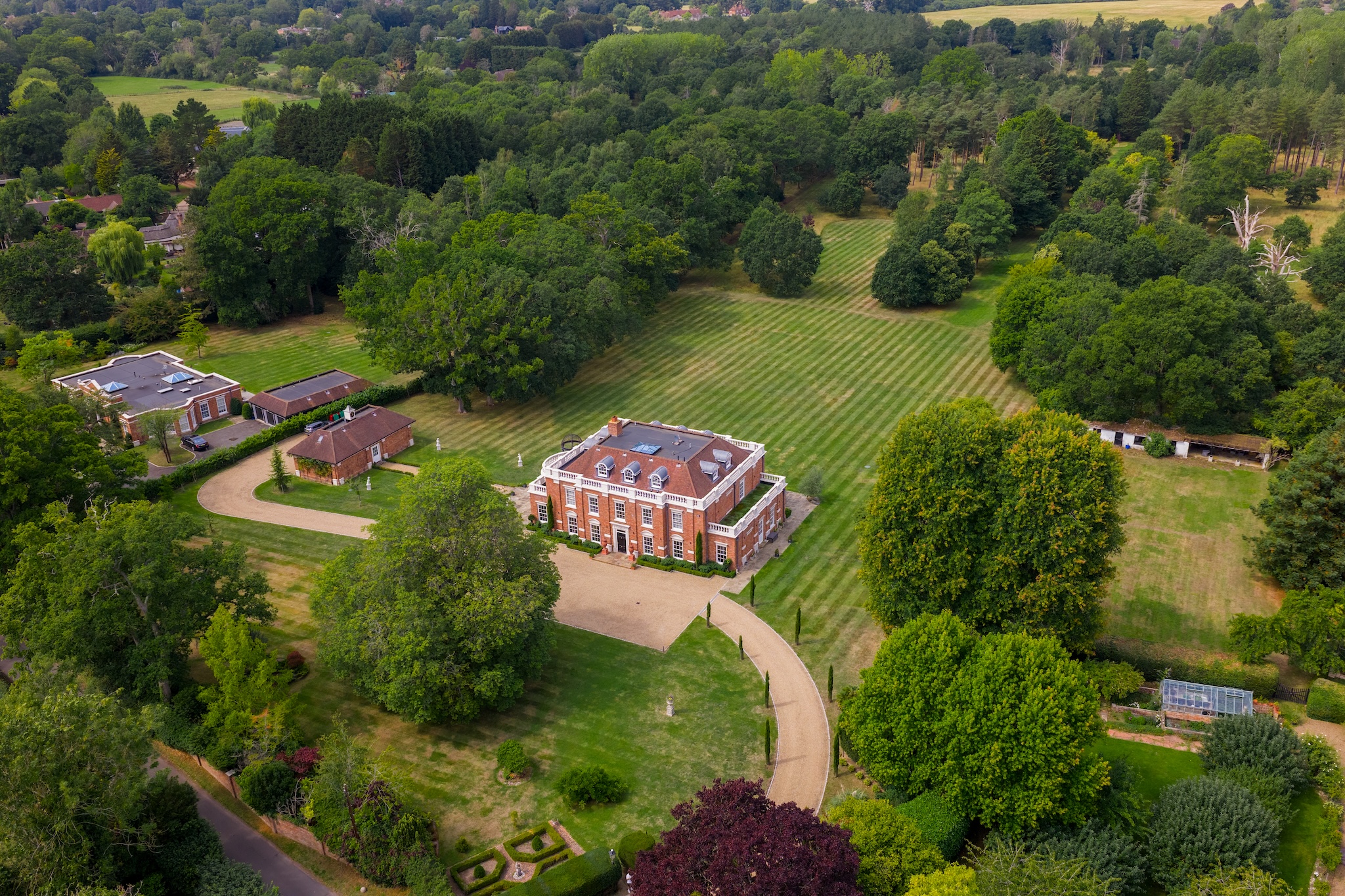 Woodside Park Estate — EDITALL Drone
